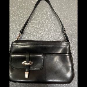 ⭕️Attractive Nine West Small Black Handbag